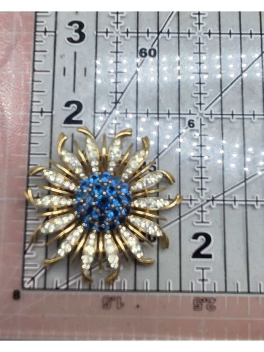 Vintage Crown Trifari Alfred Philippe Blue Crystal Chrysanthemum Flower Brooch - Picture 13 of 16